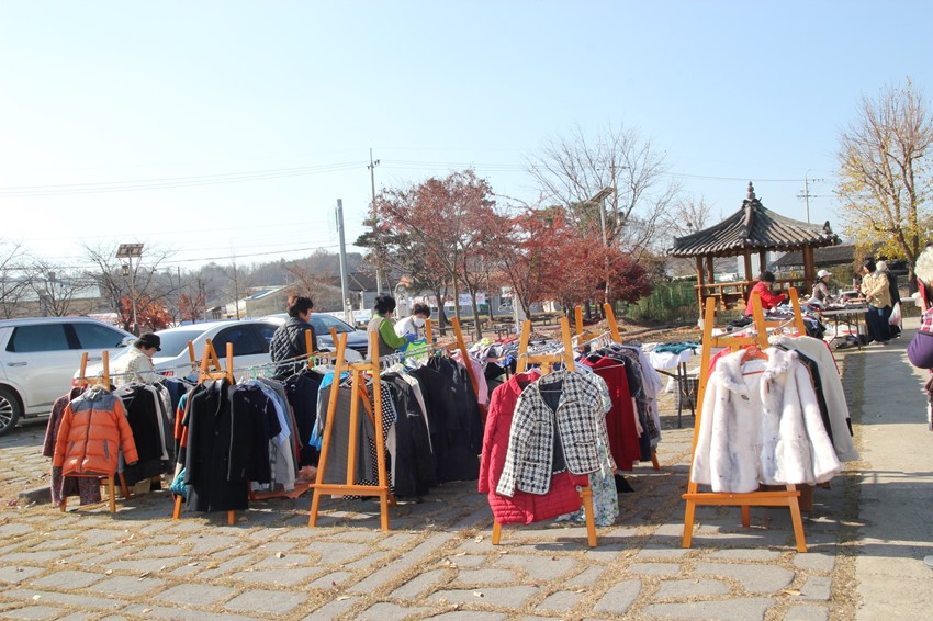 3.금당실마을 나눔장터 개최 방문